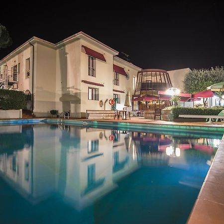Hotel Kon Tiki San Vincenzo Kültér fotó