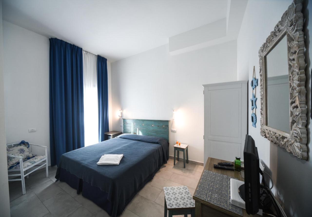 Hotel Kon Tiki San Vincenzo Kültér fotó