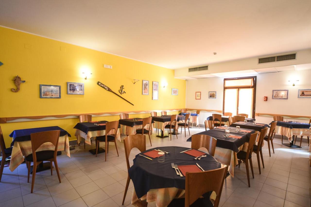 Hotel Kon Tiki San Vincenzo Kültér fotó
