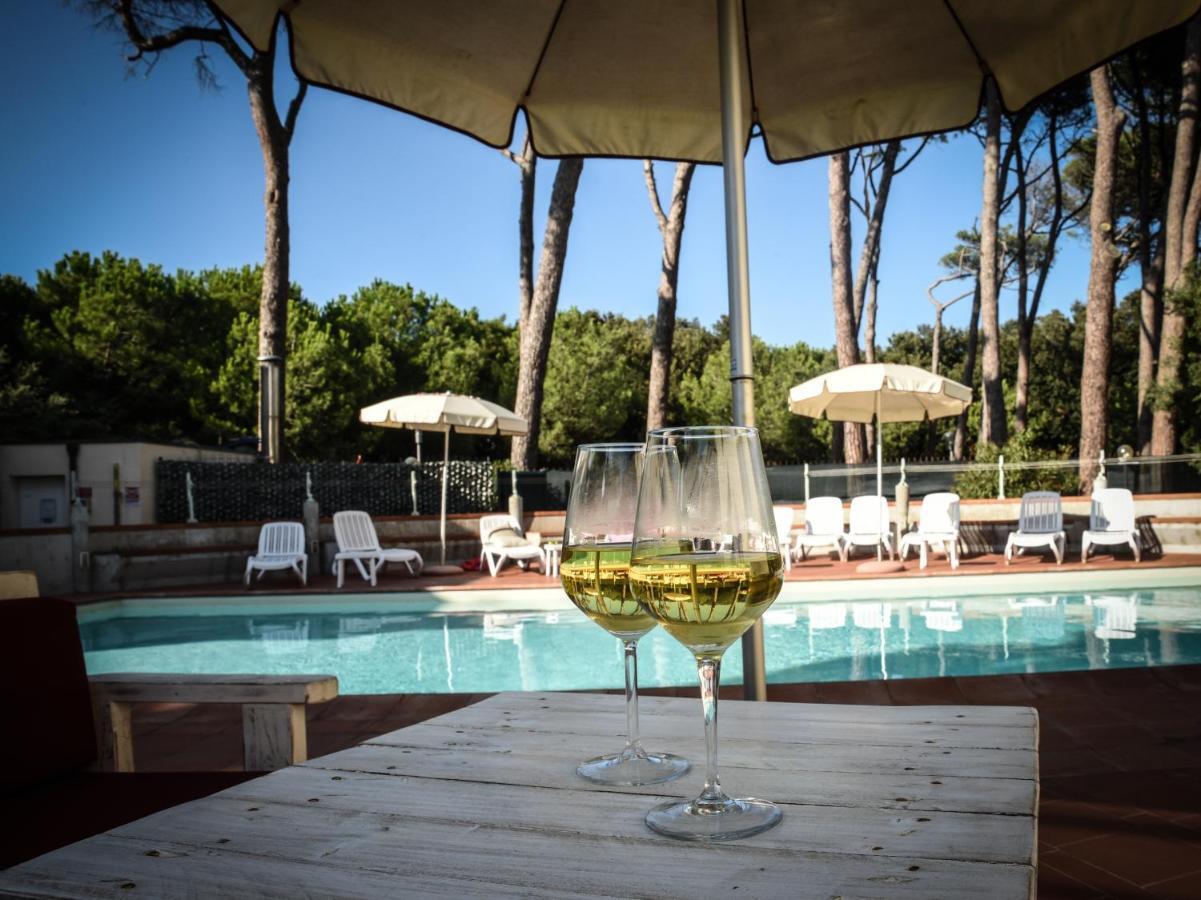 Hotel Kon Tiki San Vincenzo Kültér fotó
