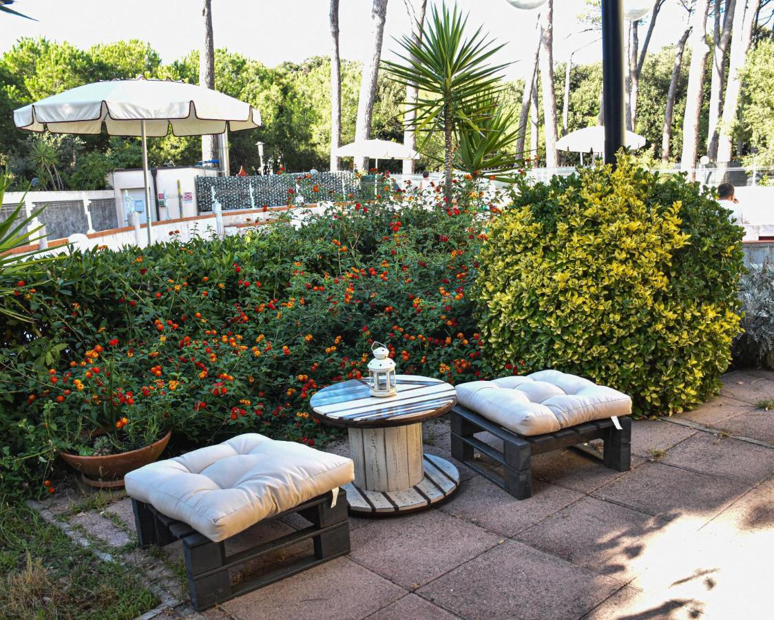 Hotel Kon Tiki San Vincenzo Kültér fotó