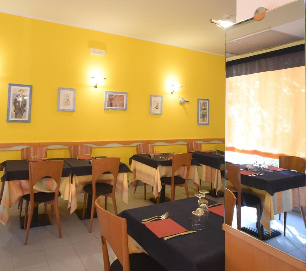Hotel Kon Tiki San Vincenzo Kültér fotó